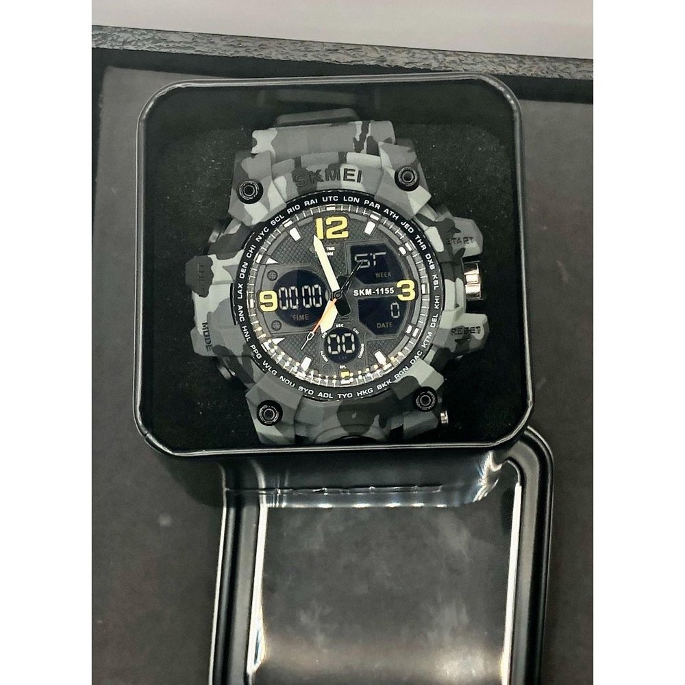 Military Style Watch - Picture 7 of 8